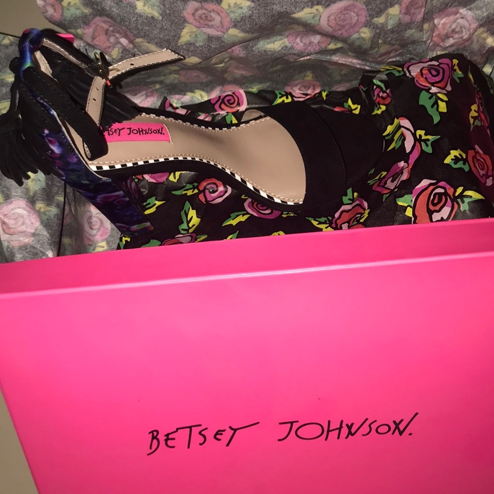 Betsey Johnson black heels